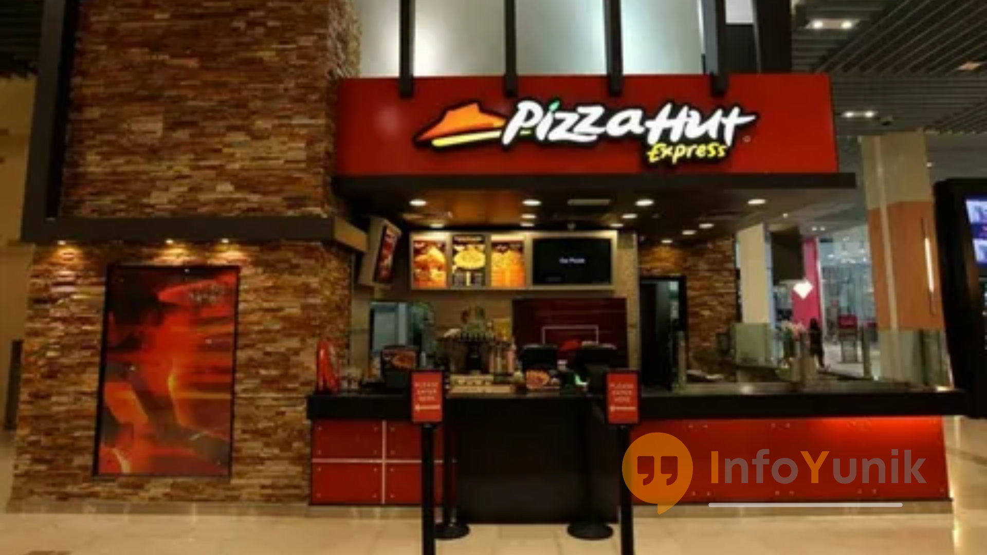 Memesan Pizza Hut di Tempat